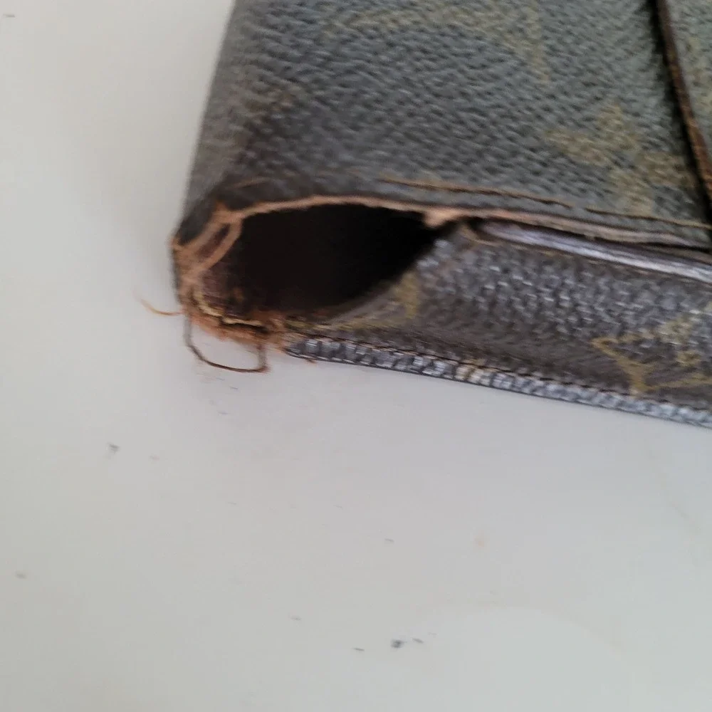 Louis Vuitton Monogram Etui Cigarette Case Brown Vintage MI1821 LV Accessory